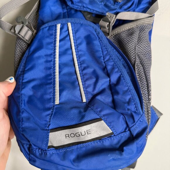CamelBak Rogue Unisex Hydration Pack Blue Backpack Without Straw Hiking Running - Picture 4 of 5